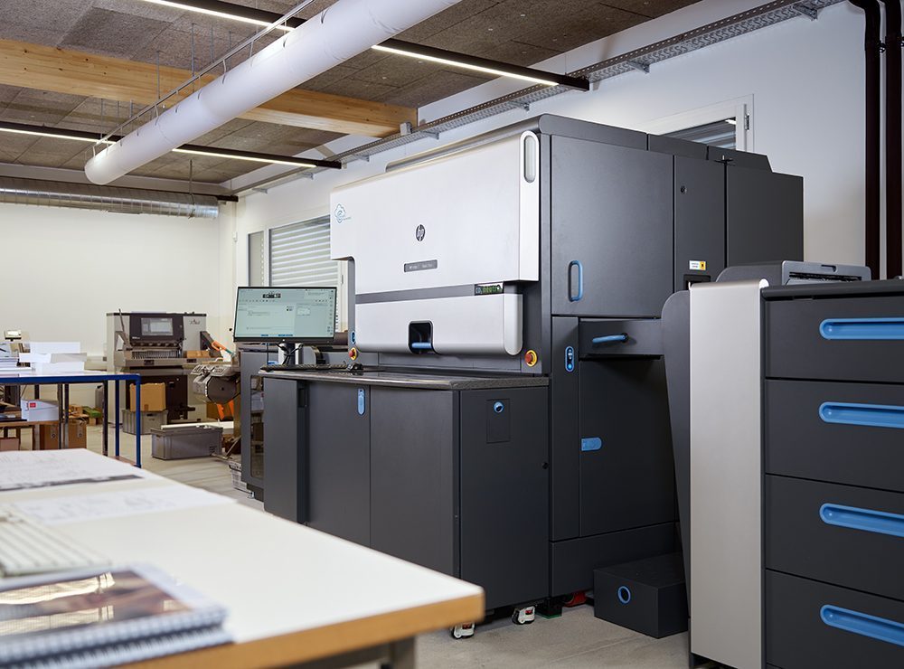 Ein schon fast monströses Indigo-Fieber 4 An almost monstrous indigo fever Commercial printing