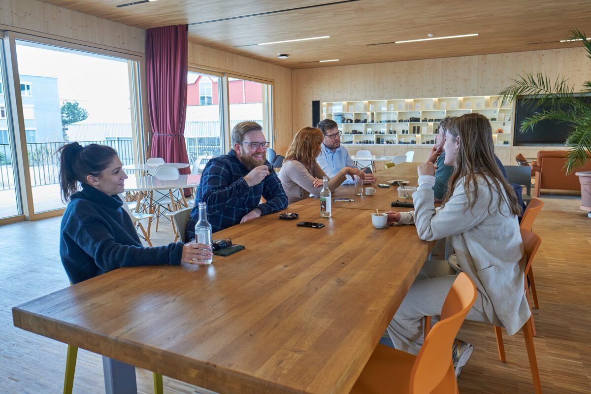 Pourquoi travailler chez nous ? 2 Pourquoi travailler chez nous ?