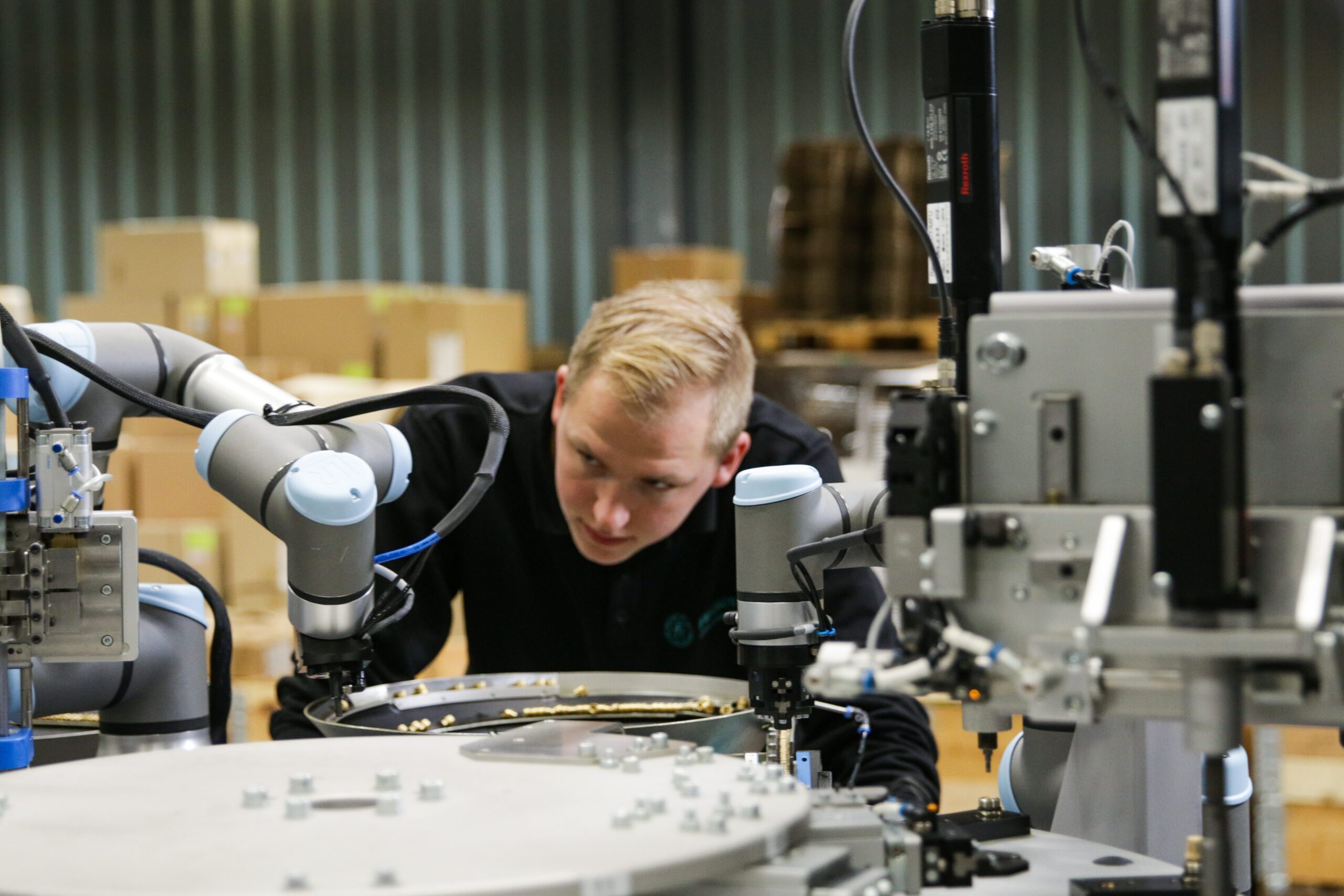Wie bringen kollaborierende Roboter Ihr Unternehmen voran? 2 In che modo i robot collaborativi possono aiutare la sua azienda? I cobot