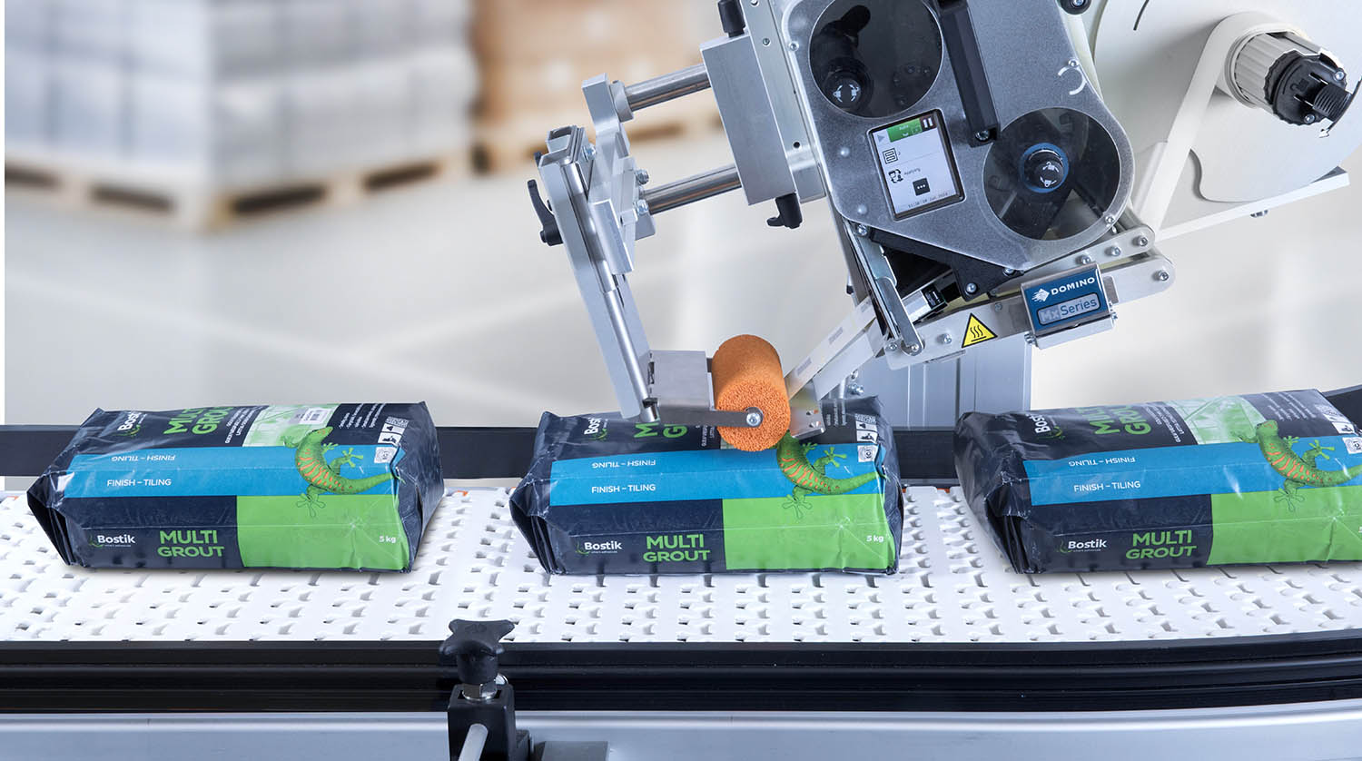 etikettierung1 Automatic labeling of packaging