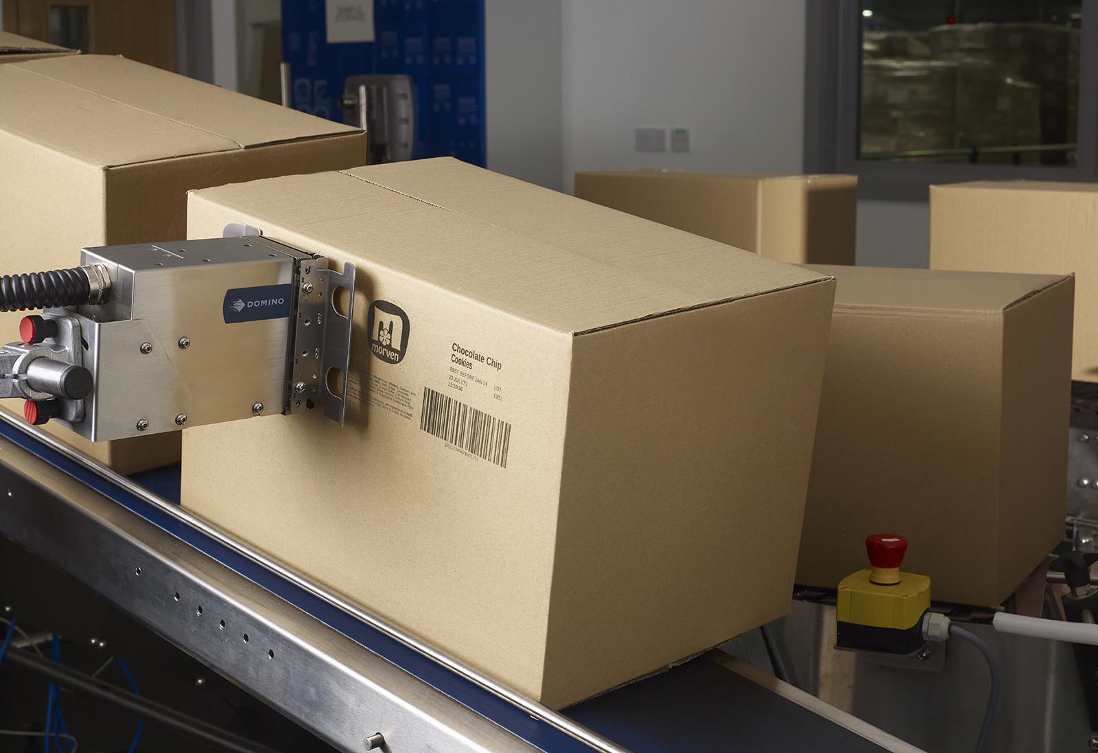 kartonverpackungen hero Labeling cardboard packaging