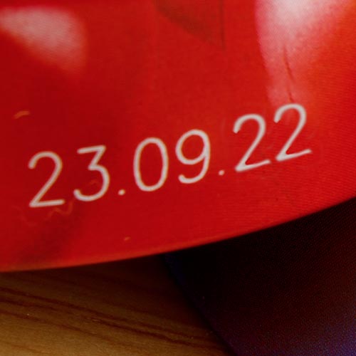 Deckel und Verschlüsse kennzeichnen